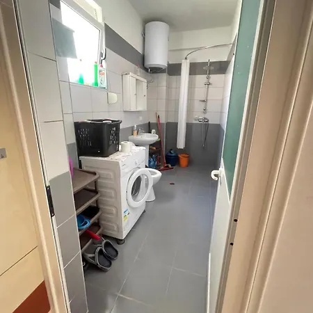 9 Free Private Parking * Golem (Tirana)