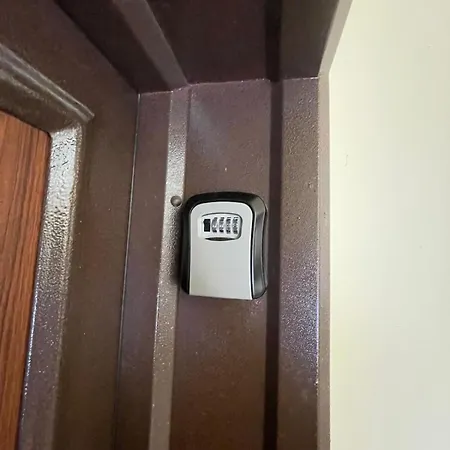 9 Free Private Parking Apartment