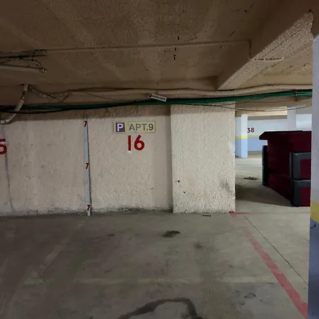 アパート 9 Free Private Parking